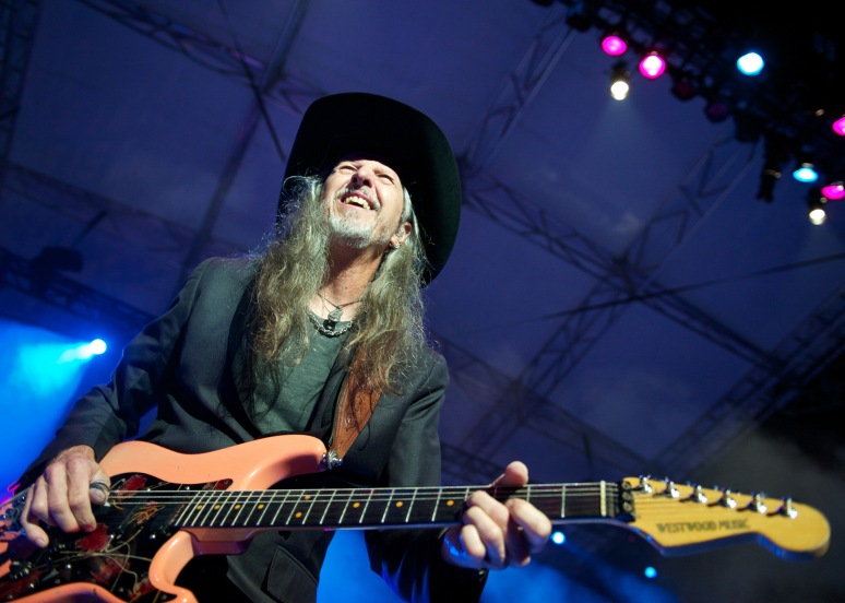 Patrick Simmons of the Doobie Bros performs at Tulalip Amphitheater. Photo by John Lill